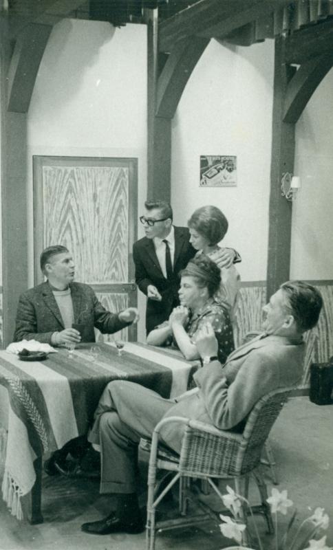 11 met v.l.n.r. Joop Dirksen, Nico Luttik, Afra Swart, Nel Hagemeyer-van t Kaar, Jaap vd Werf